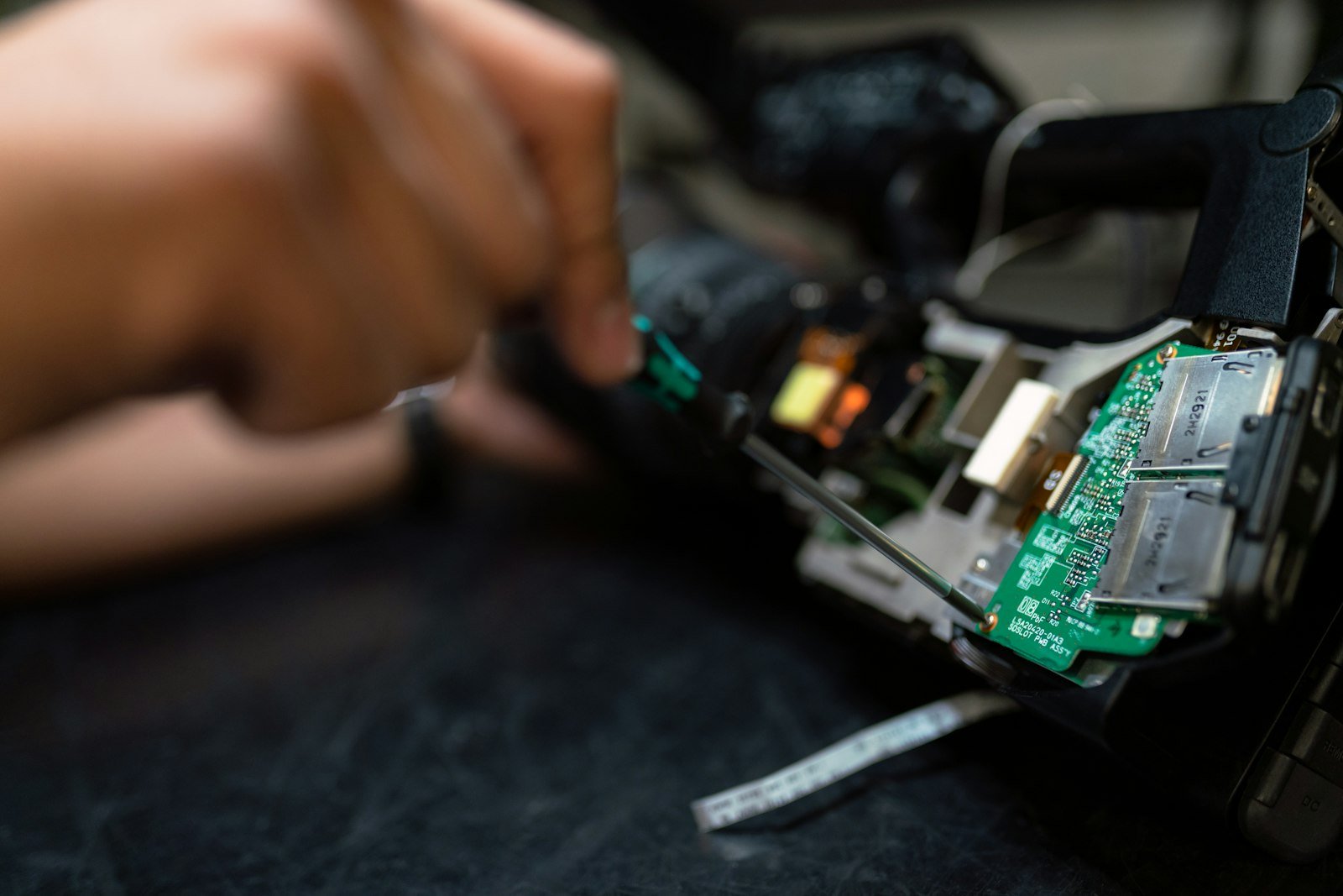 Computer repair workbench